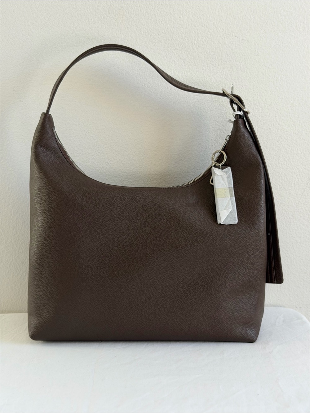 Baggu Recycled Leather Shoulder Bag in Brown - Picture 8 of 8